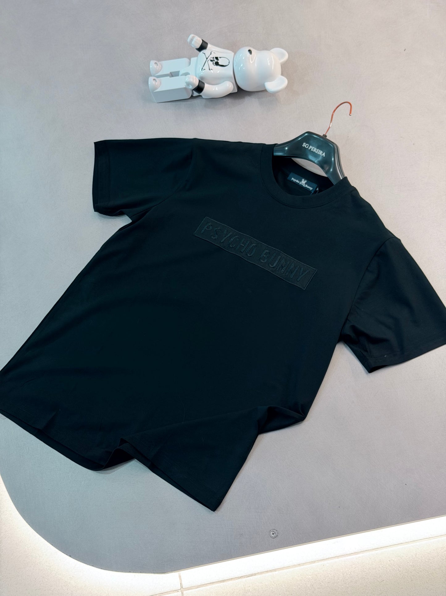 CAMISETA SLIM PSY NEGRA TEJIDO NOMBRE