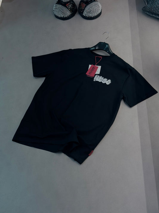 CAMISETA SLIM HUG NEGRA GRAFITI HUG