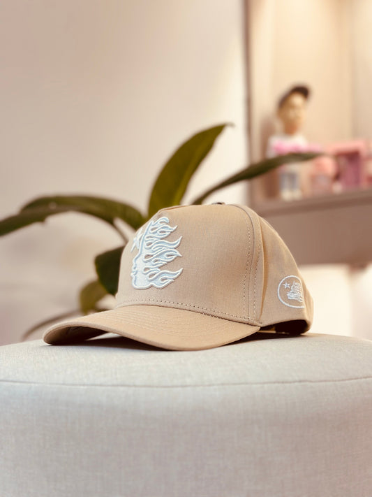 GORRA HEL CAQUI LOGO BLANCO