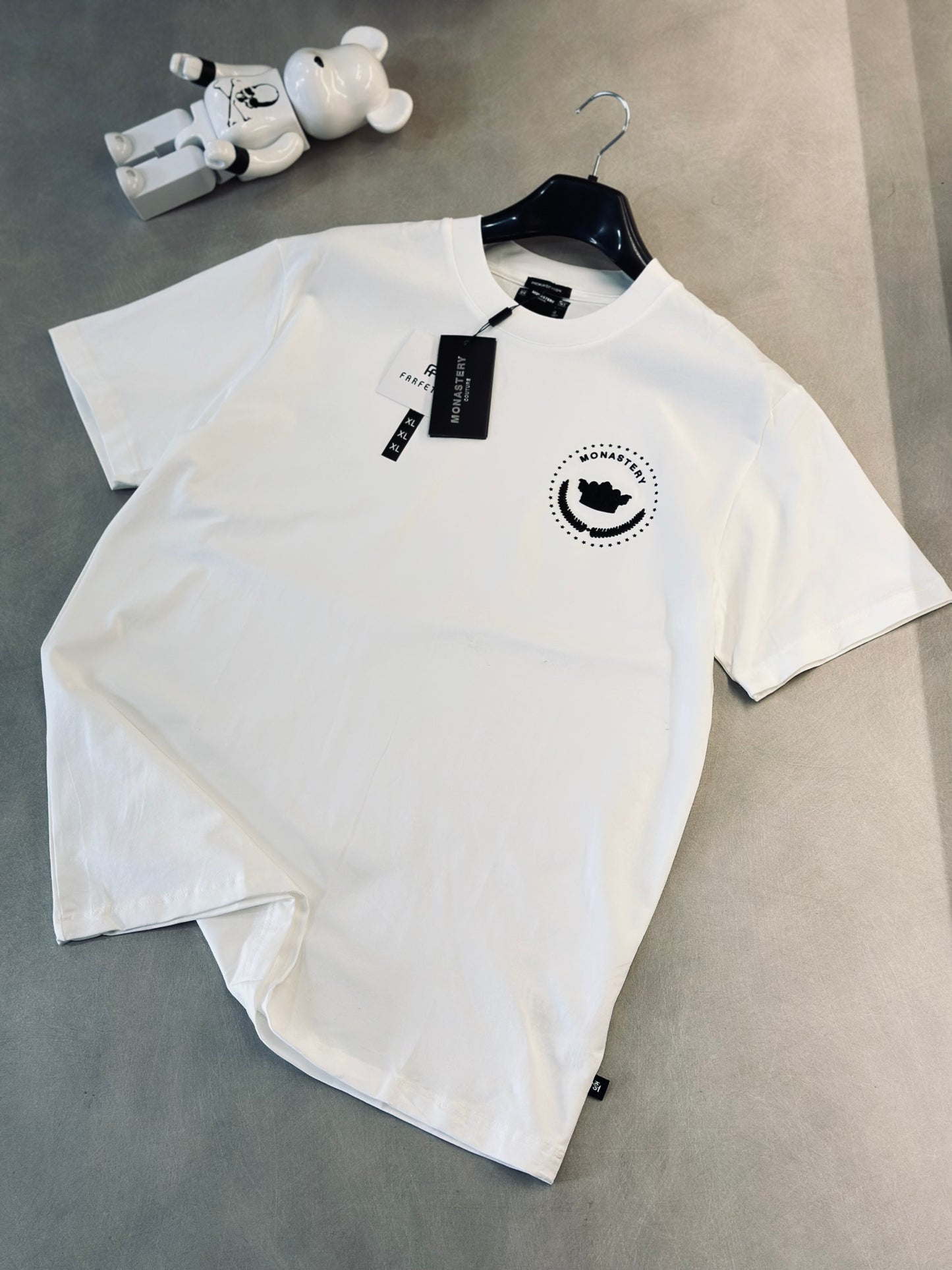 CAMISETA SLIM MON BLANCA CORONA ENGOMADA