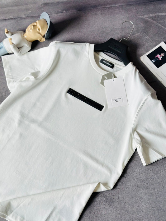 CAMISETA SLIM DOL BLANCA PLACA DELANTERA