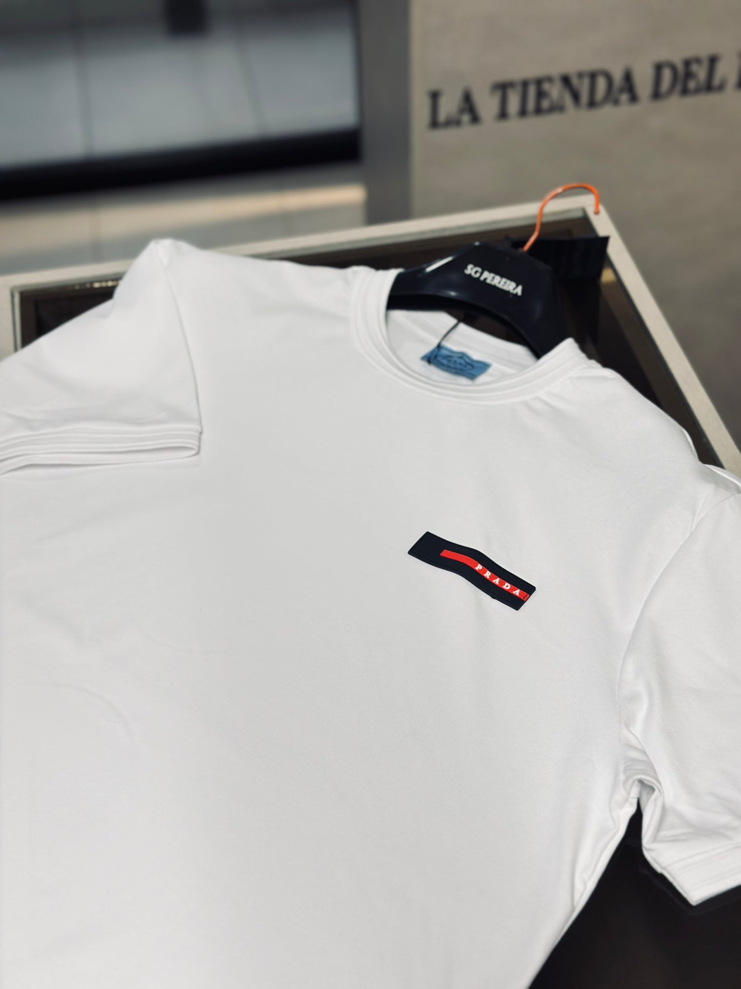CAMISETA SLIM PRA BLANCA GOMA NEGRA